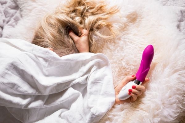 Should I use a dildo on my girlfriend? 1 introduce dildo girlfriend Should I use a dildo on my girlfriend?