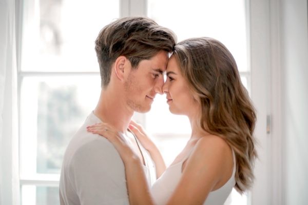How can dildo help couple to have better sex? 2 romantic couple How can dildo help couple to have better sex?