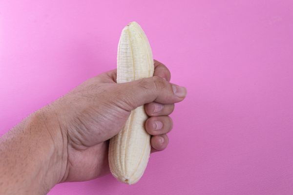 Do straight men use dildos? 4 solo play Do straight men use dildos?